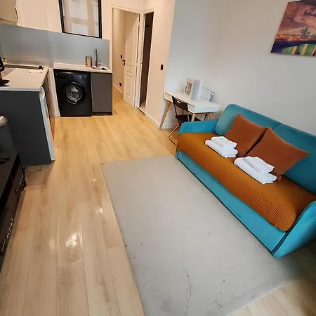 1 Bedroom # Buttes Chaumont # 19 * Paris