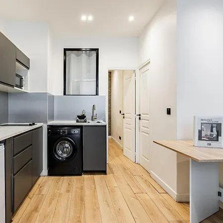 Joli 4pers#chapeau Rouge#buttes Chaumont Appartement