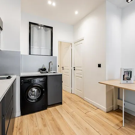 Joli 4pers#chapeau Rouge#buttes Chaumont Appartement *